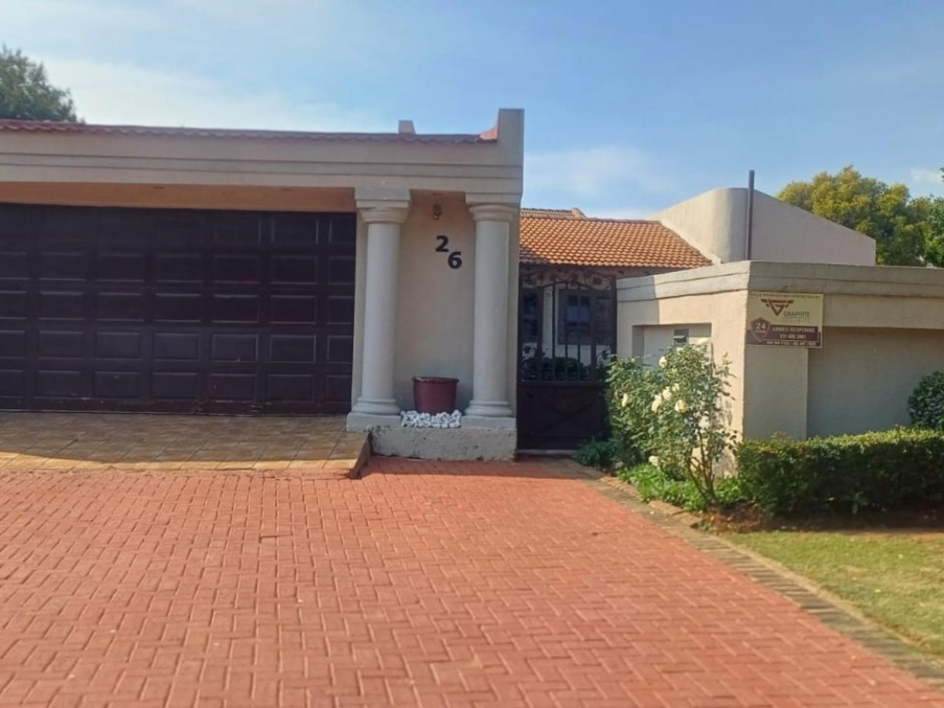  of property in Klippoortjie AH