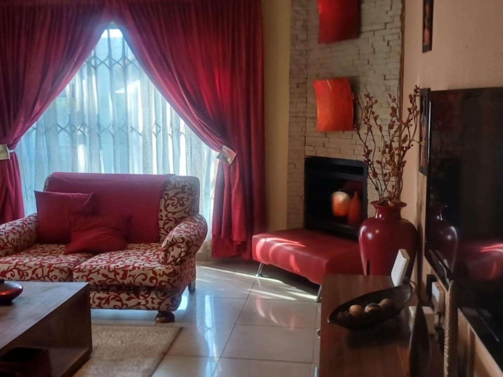  of property in Klippoortjie AH