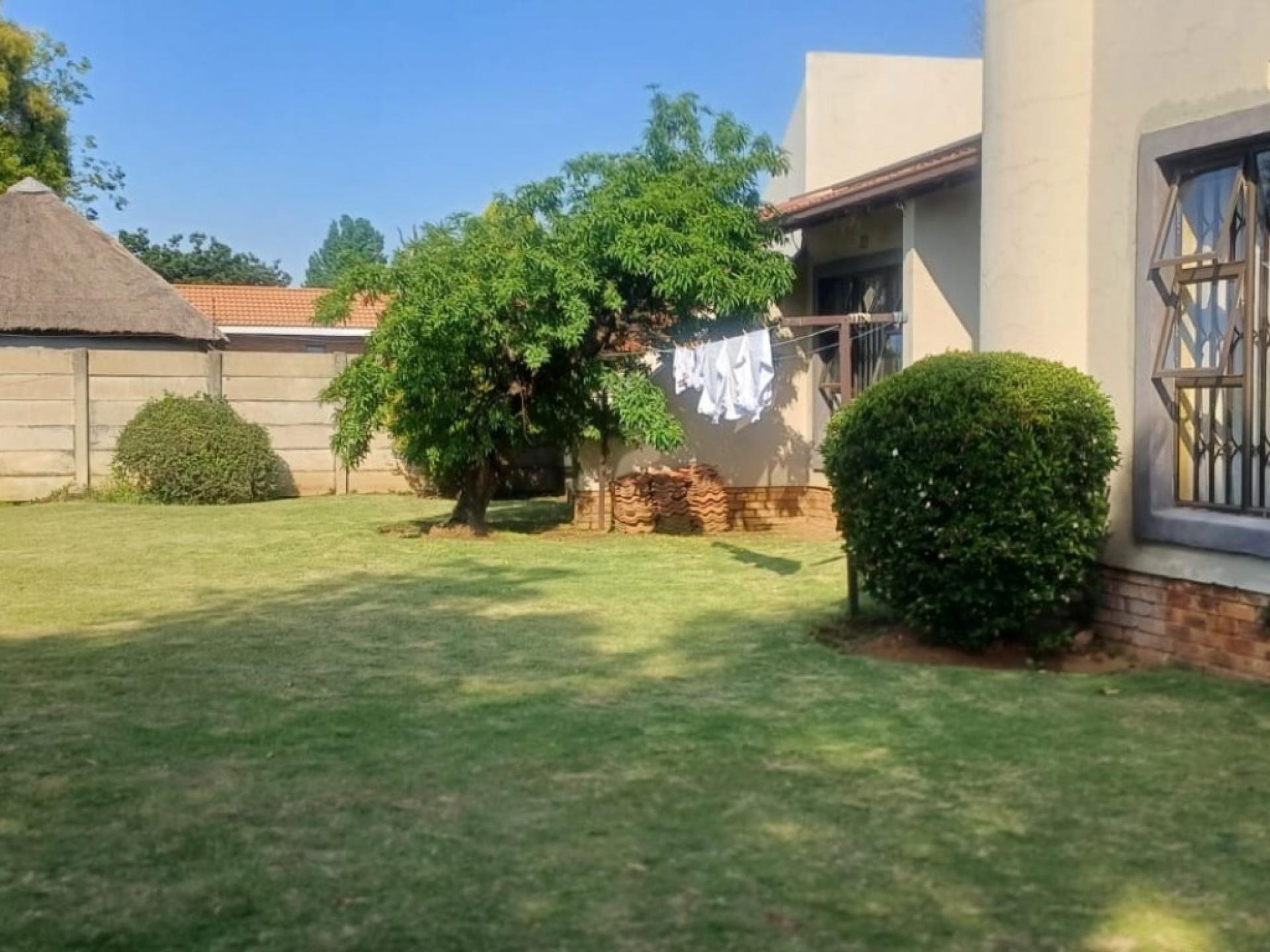  of property in Klippoortjie AH