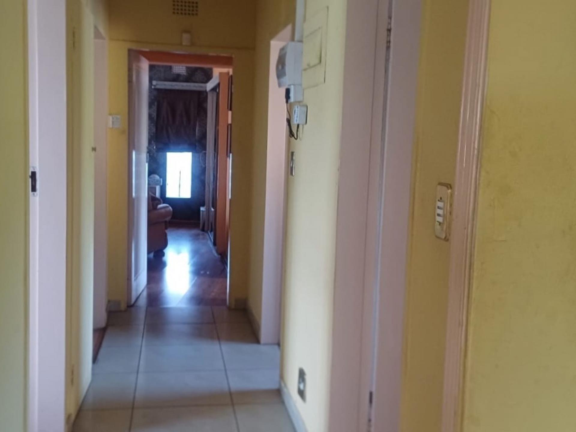  of property in Klippoortjie AH