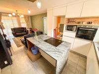  of property in Mondeor