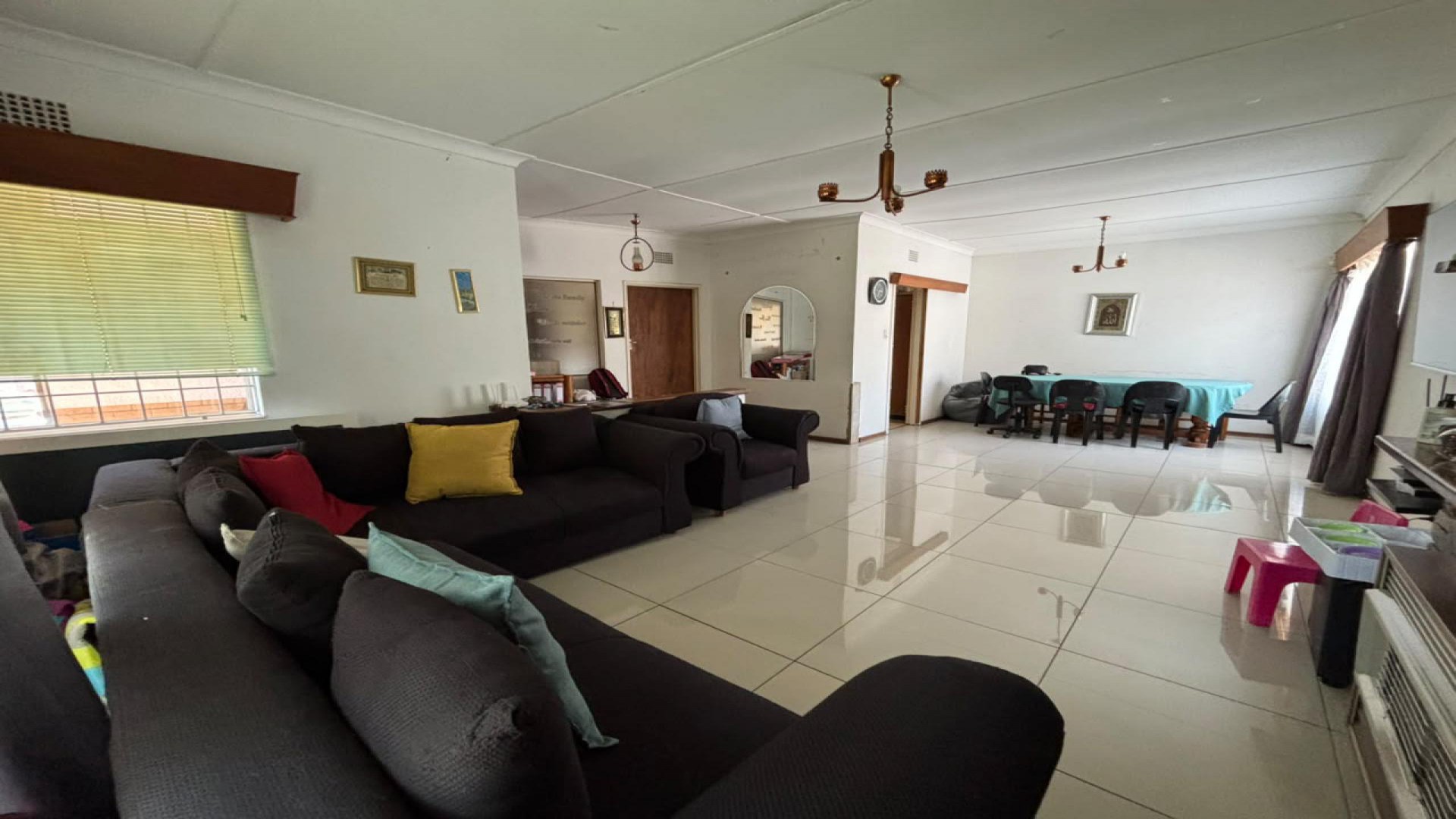 Lounges of property in Robertsham