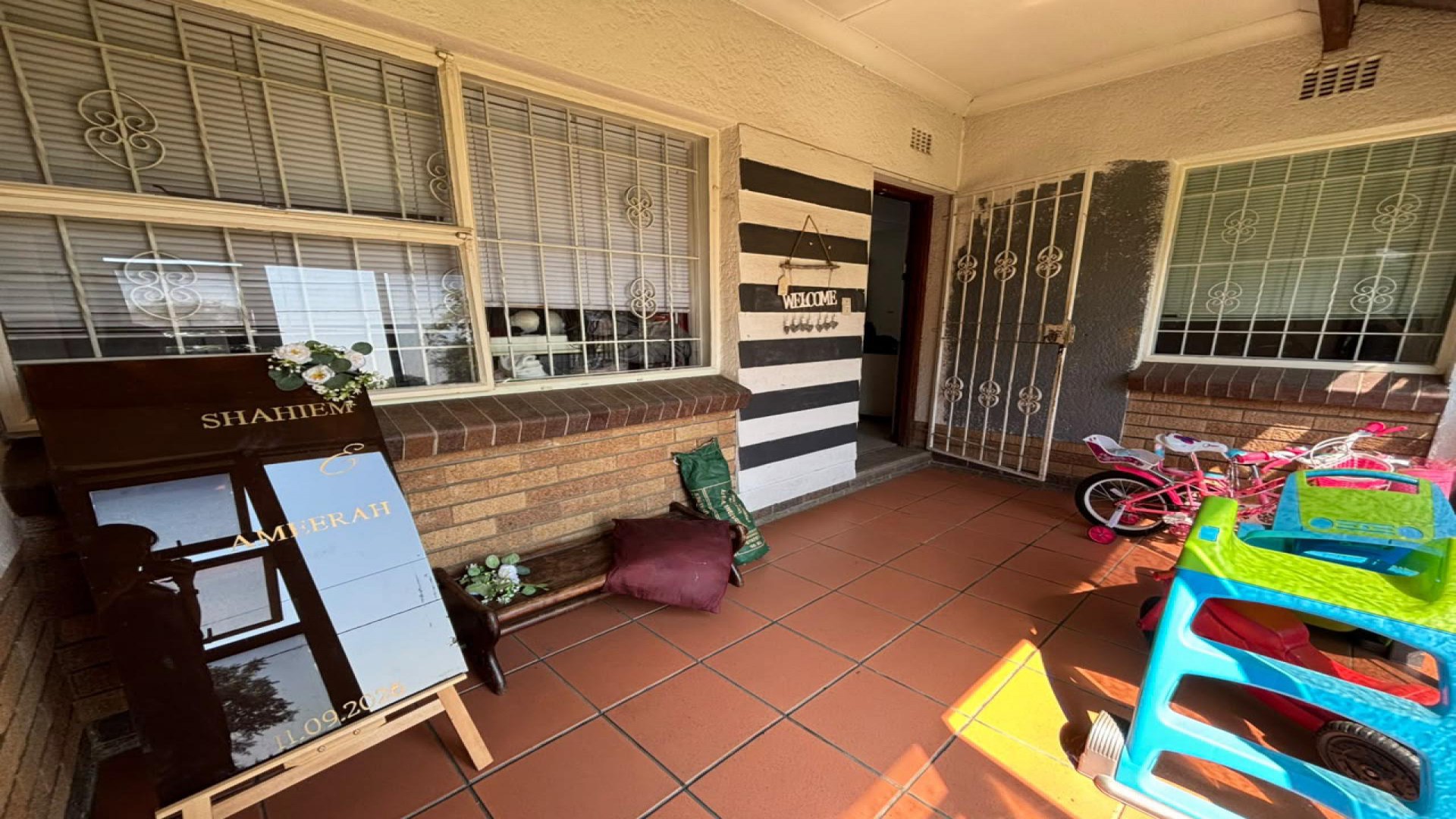 Patio of property in Robertsham