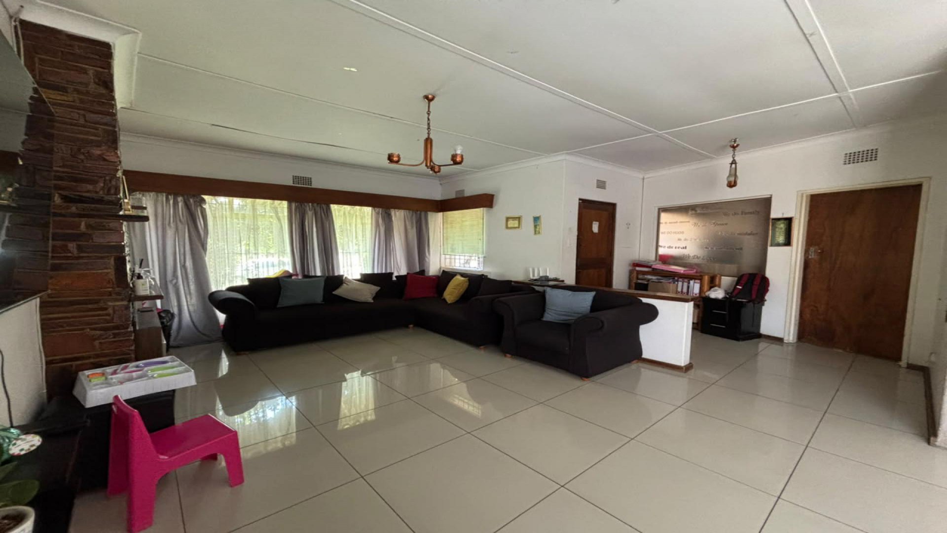 Lounges of property in Robertsham