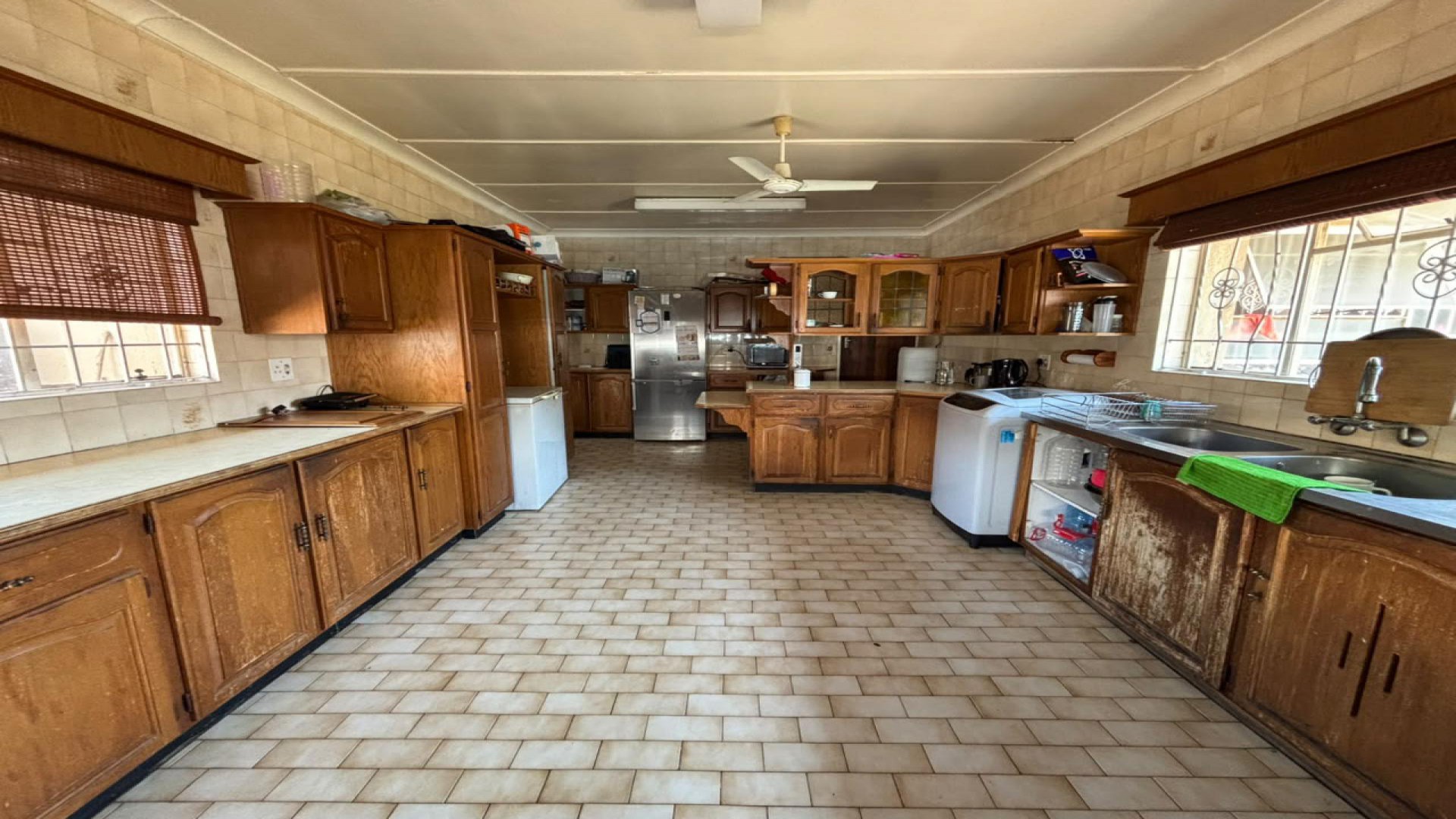 Kitchen of property in Robertsham