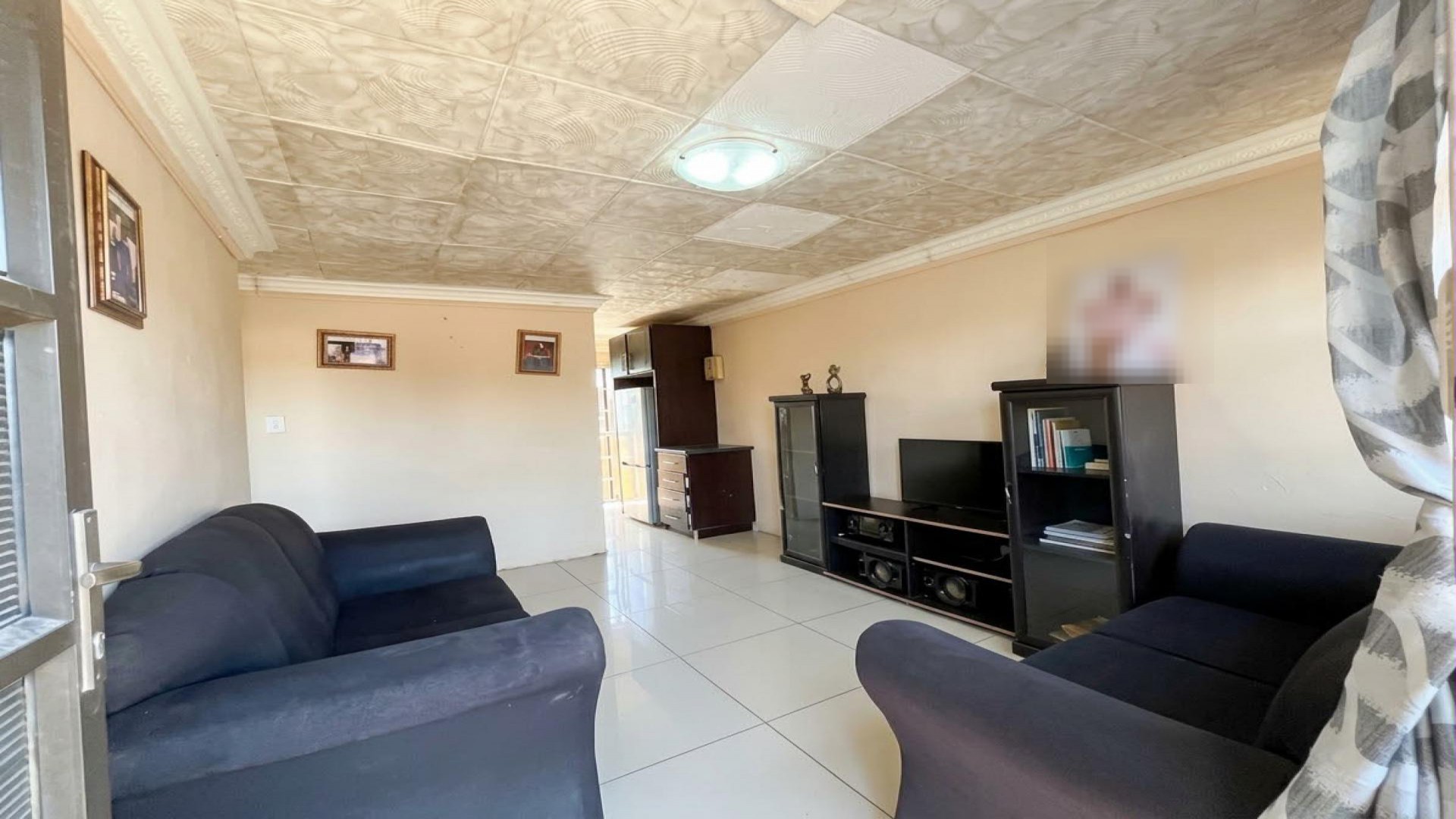 Lounges of property in Esikhawini