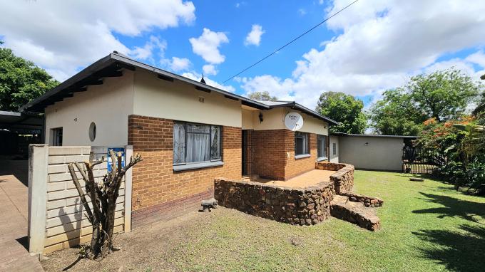 3 Bedroom House for Sale For Sale in Roseville - MR725363