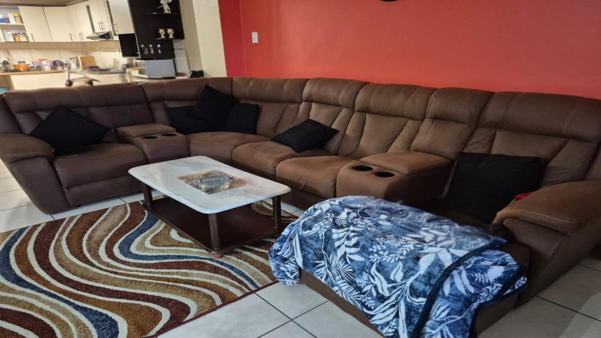 Lounges of property in Queensburgh