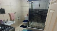 Bathroom 2 of property in Queensburgh