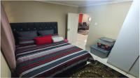 Bed Room 1 of property in Queensburgh