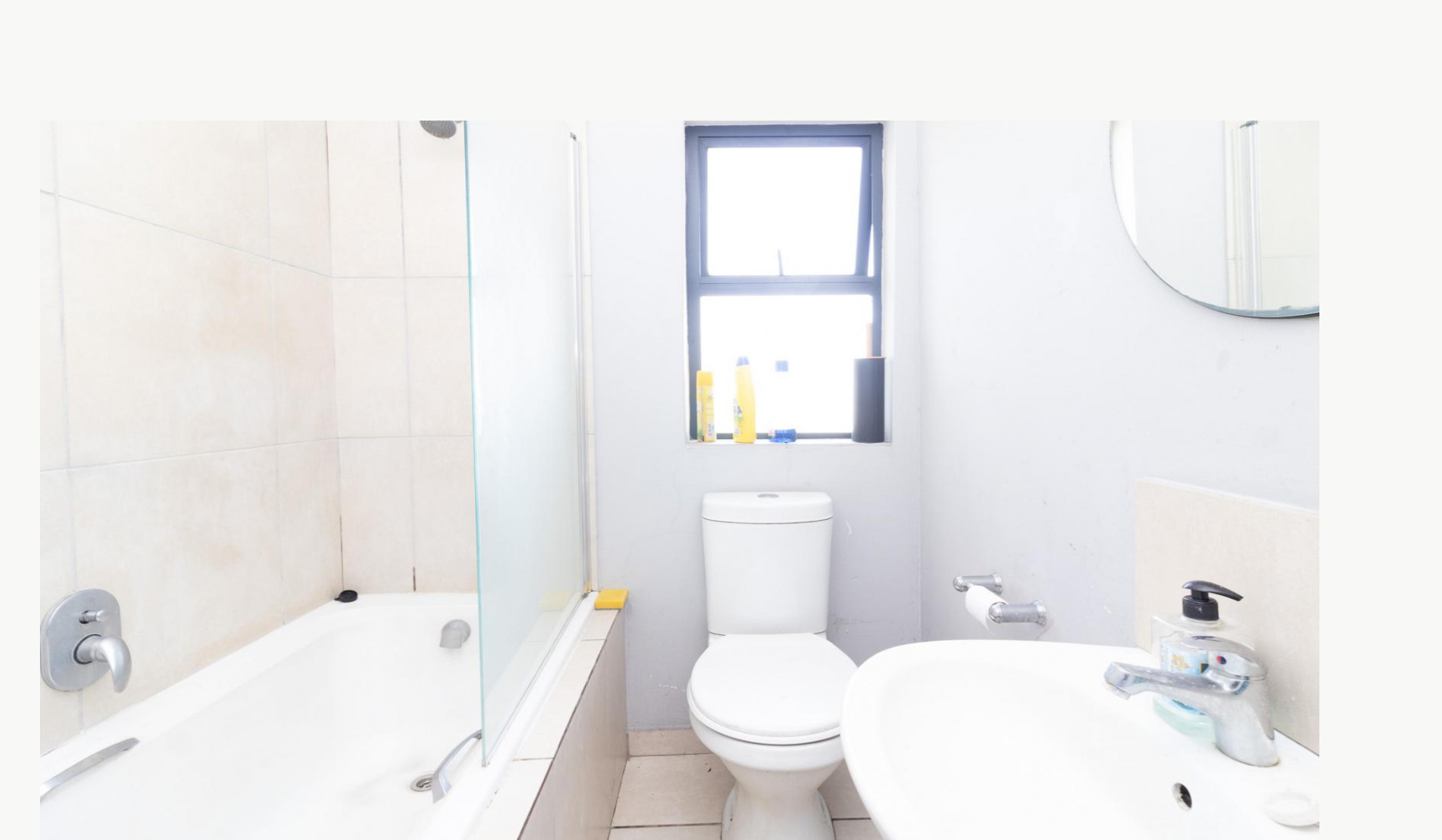 Bathroom 1 of property in The Stewards