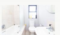 Bathroom 1 of property in The Stewards