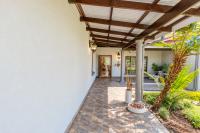  of property in Magalieskruin
