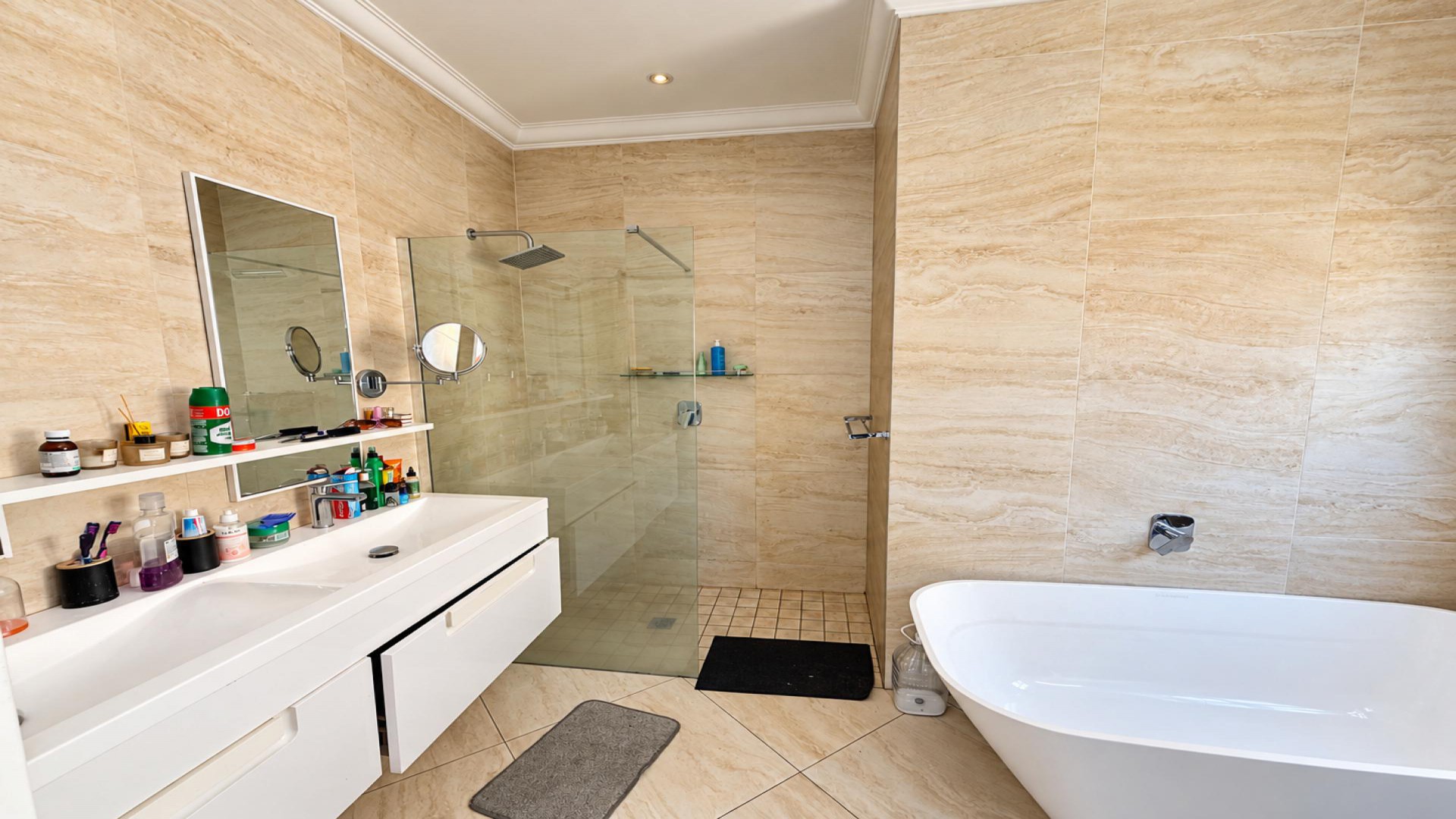 Bathroom 2 of property in Bryanston