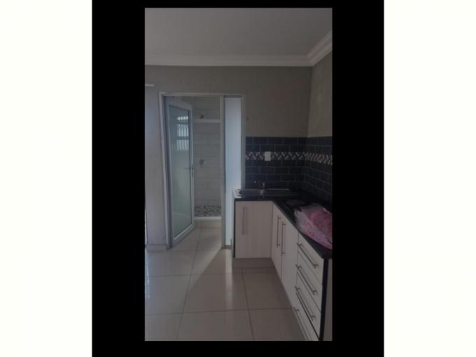 1 Bedroom House to Rent in Clayville - Property to rent - MR725475