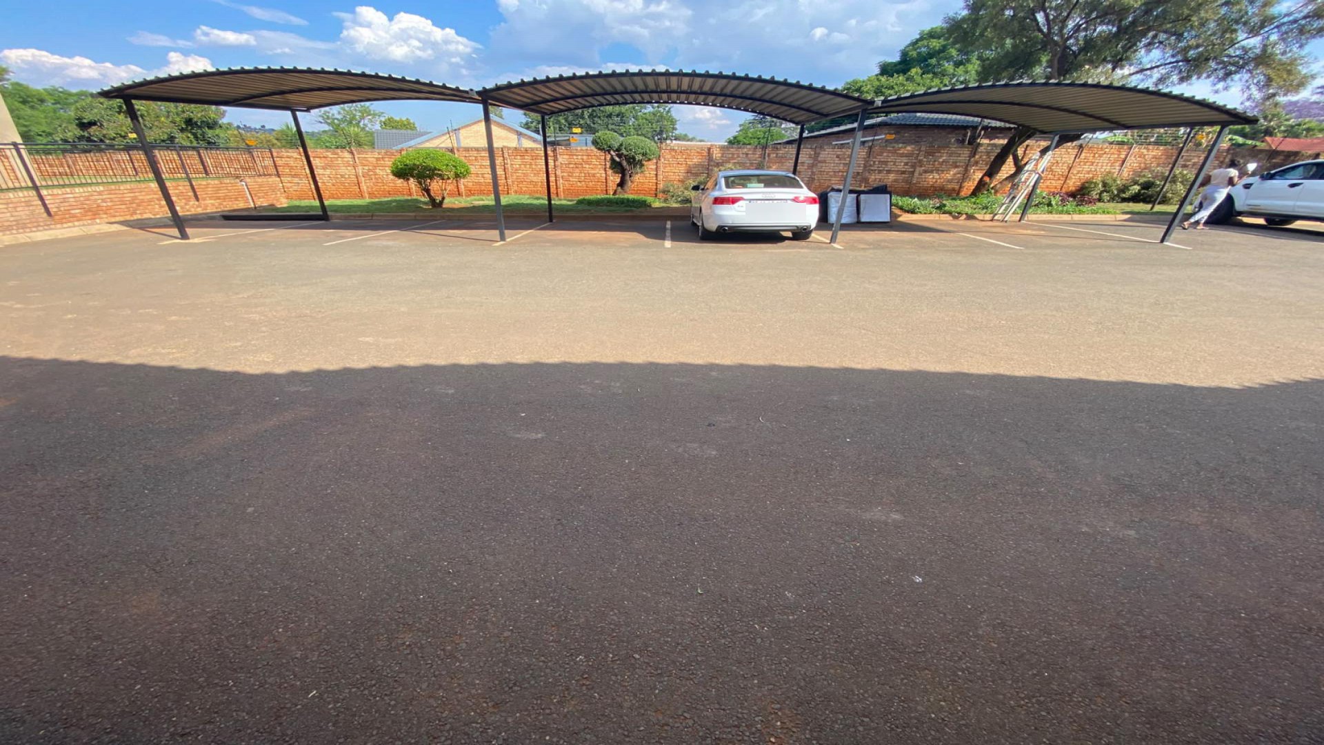 Carport  of property in Heuweloord