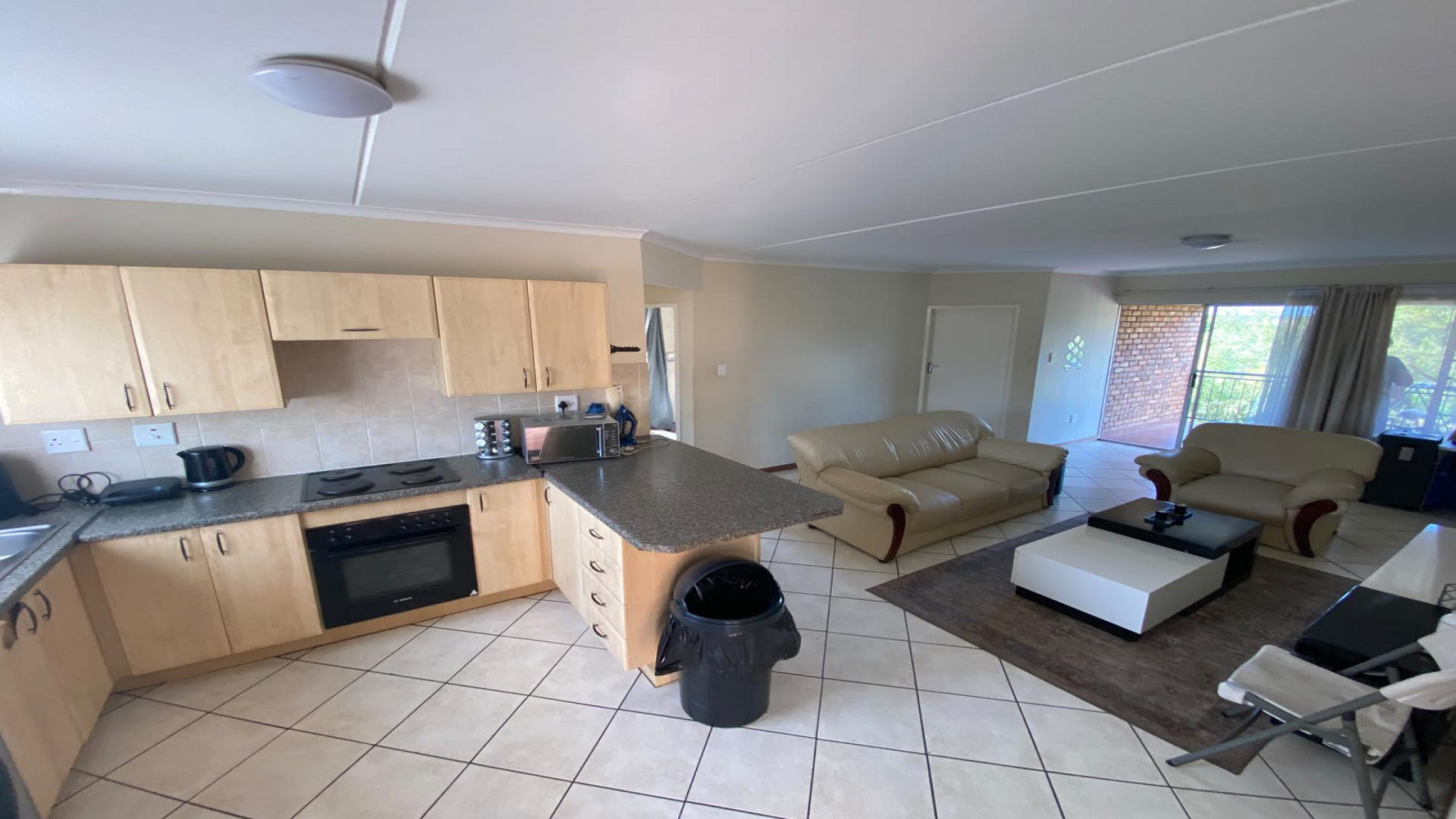 Kitchen of property in Heuweloord