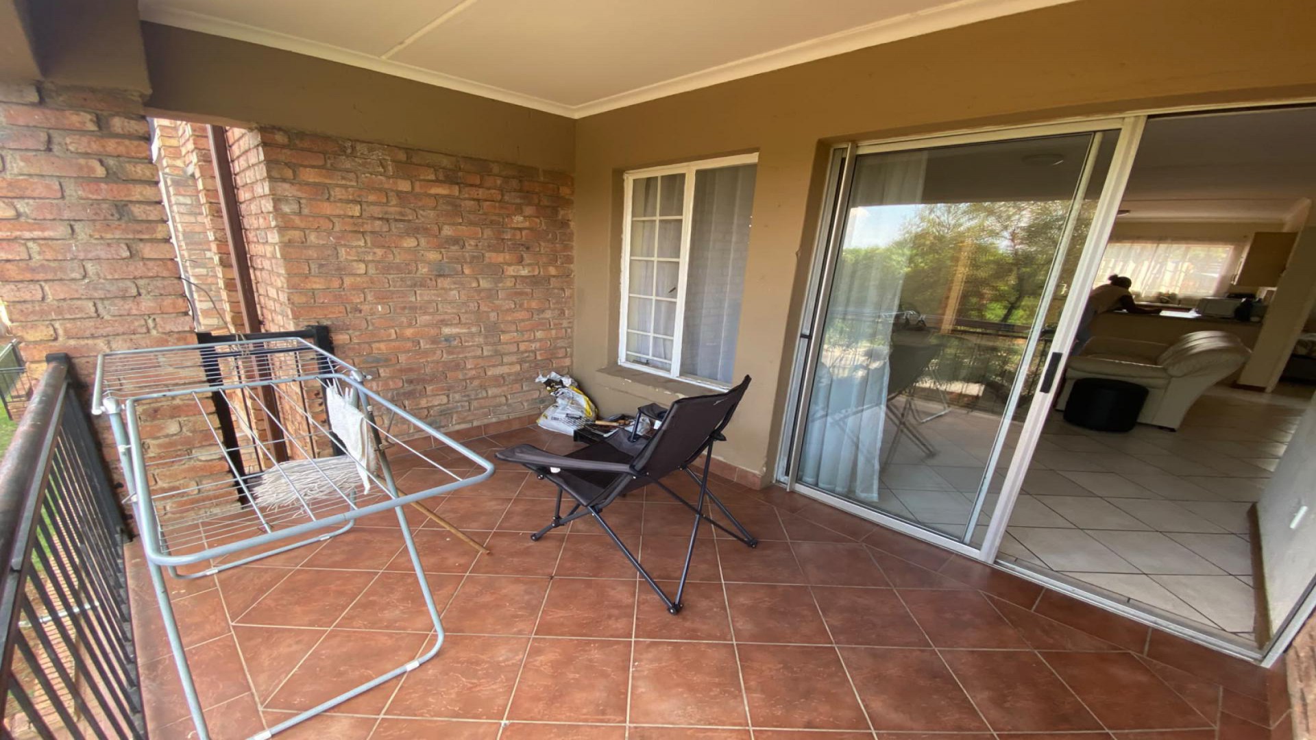 Patio of property in Heuweloord