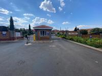 Front View of property in Heuweloord