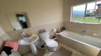Bathroom 1 of property in Heuweloord