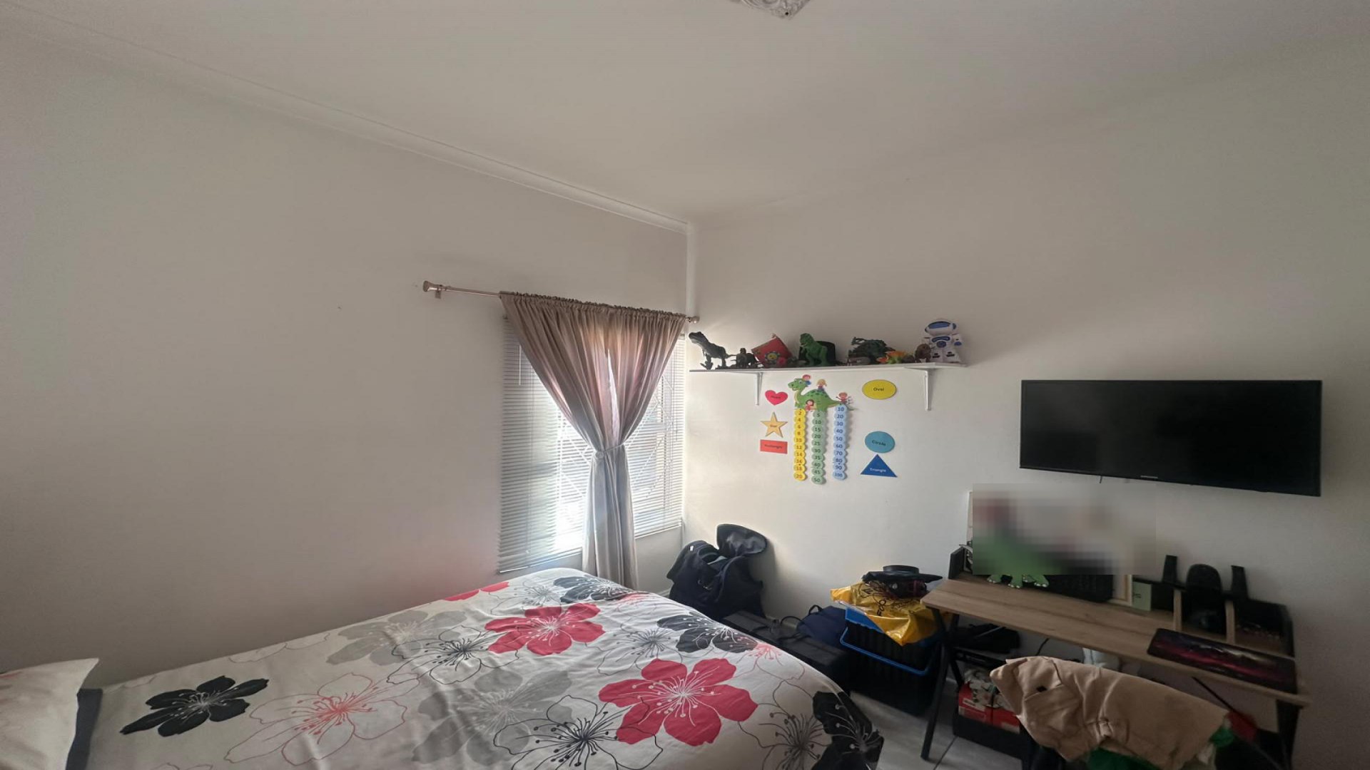 Bed Room 1 of property in Vredenburg
