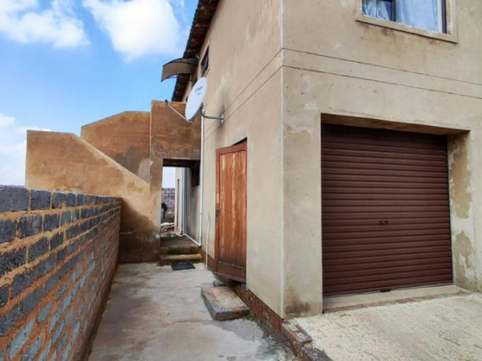 2 Bedroom House for Sale For Sale in Roodekop - MR725534