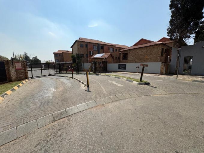 2 Bedroom Apartment for Sale For Sale in Klippoortjie AH - MR725554