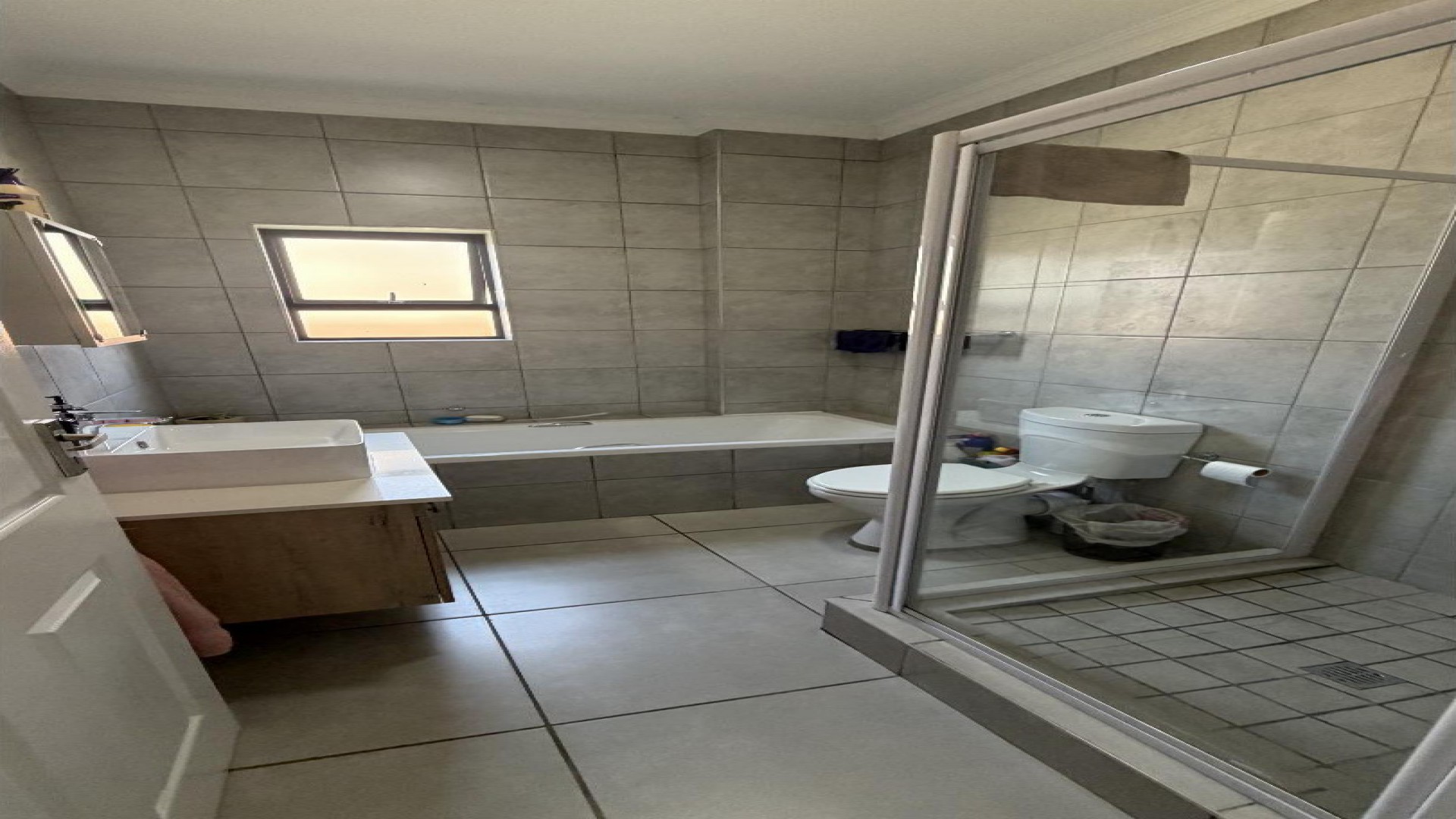 Bathroom 2 of property in Tierpoort