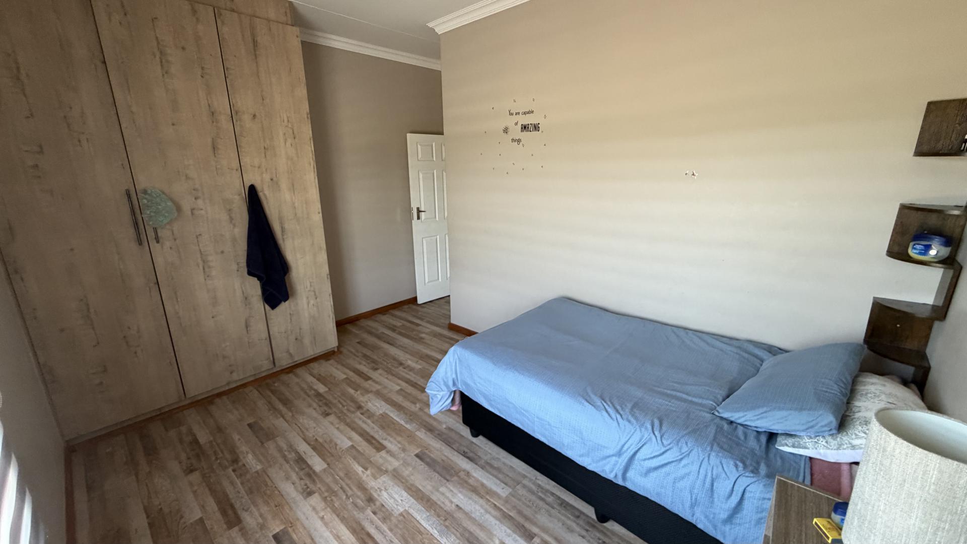 Bed Room 4 of property in Tierpoort