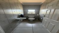 Bathroom 1 of property in Tierpoort