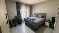 Bed Room 1 of property in Tierpoort