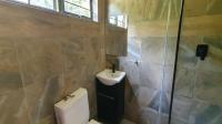 Bathroom 1 of property in Glenmore (KZN)