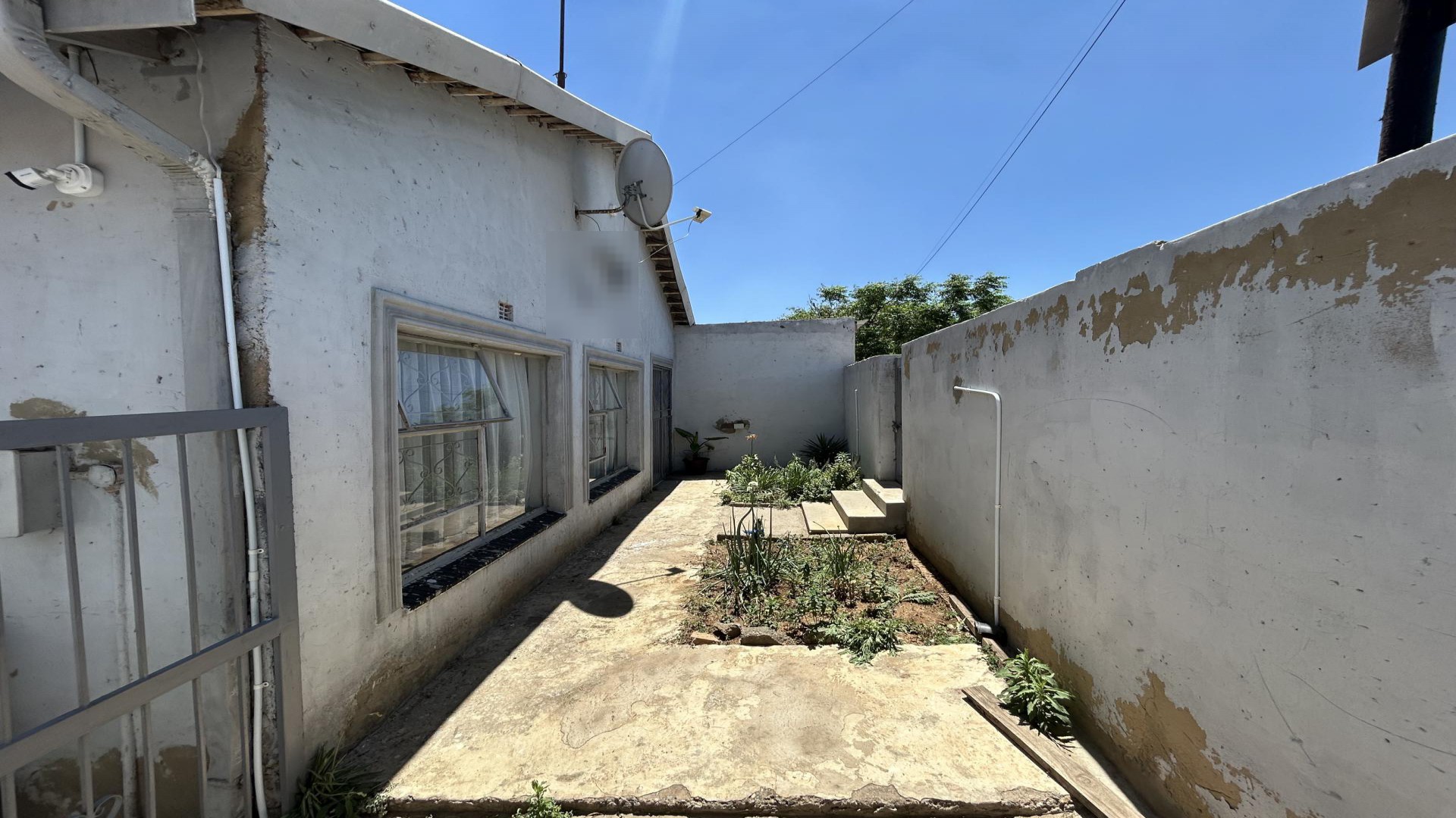 Front View of property in Chiawelo