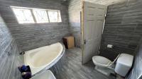 Bathroom 1 of property in Chiawelo