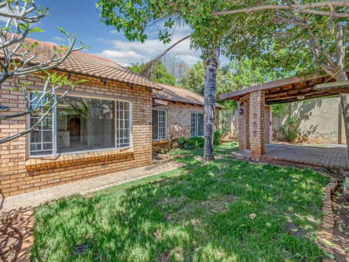 3 Bedroom Simplex for Sale For Sale in Sundowner - MR725787
