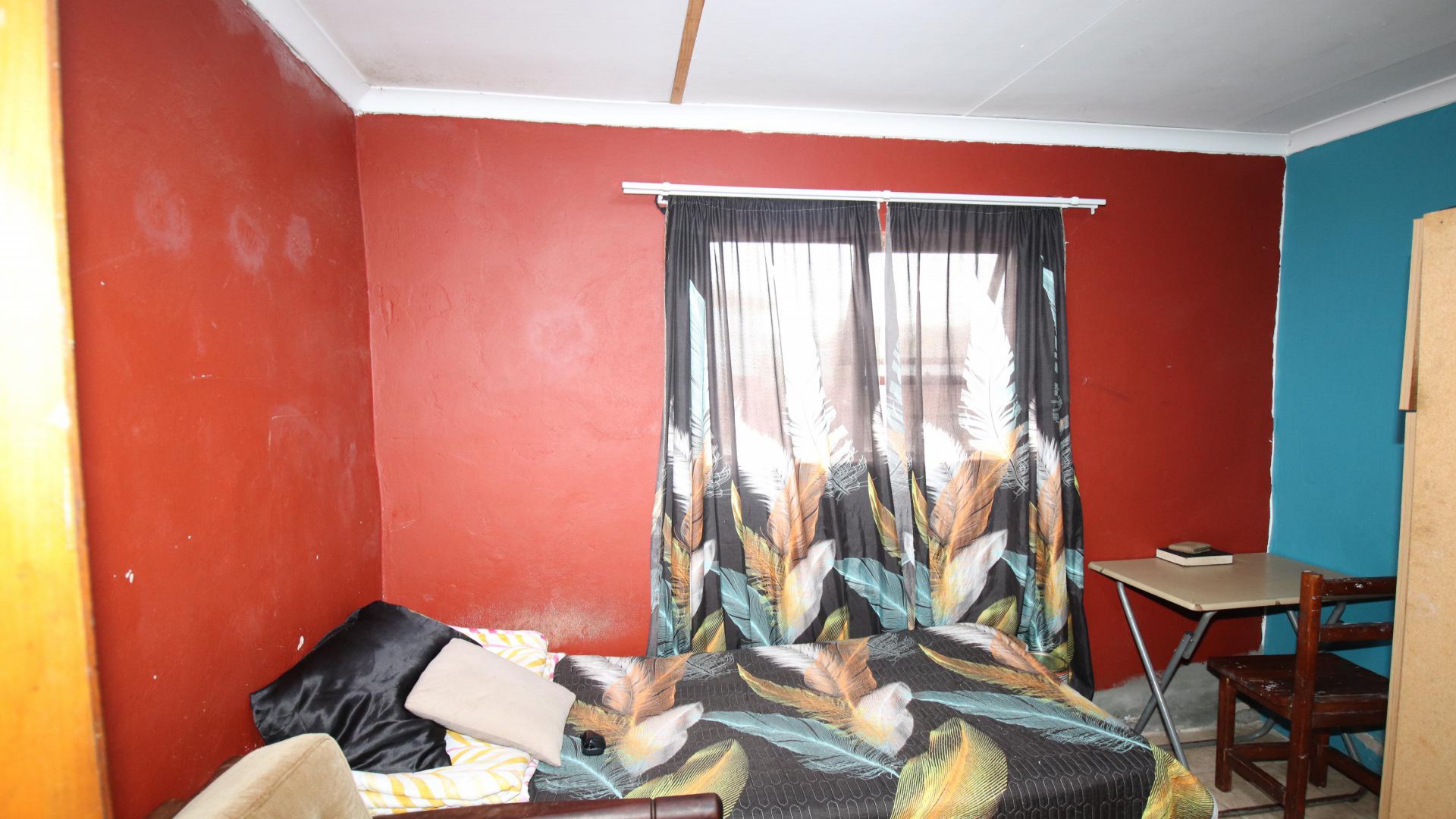 Bed Room 1 of property in Thembalethu