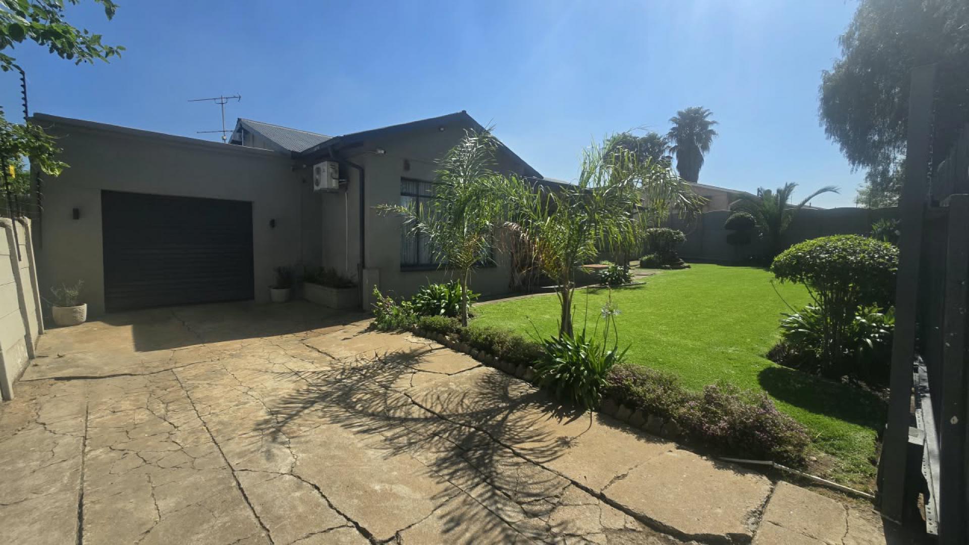  of property in Estera