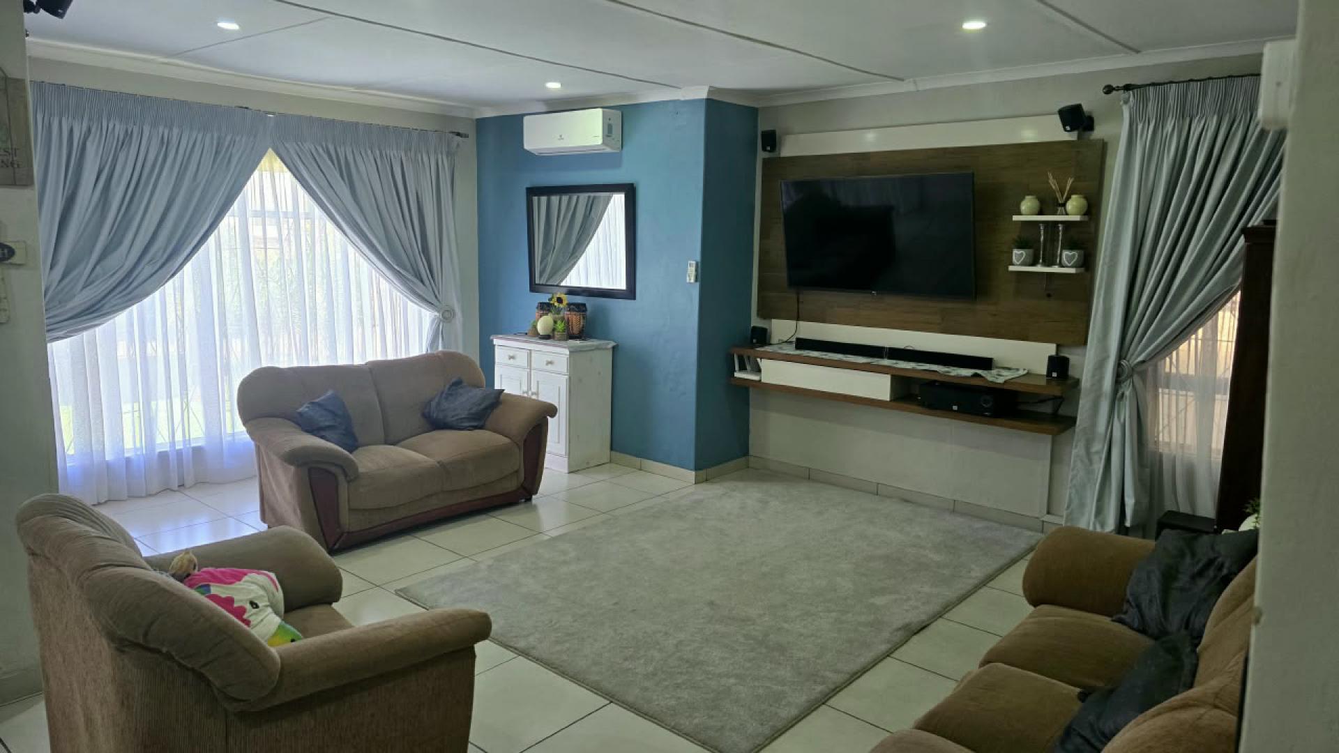  of property in Estera