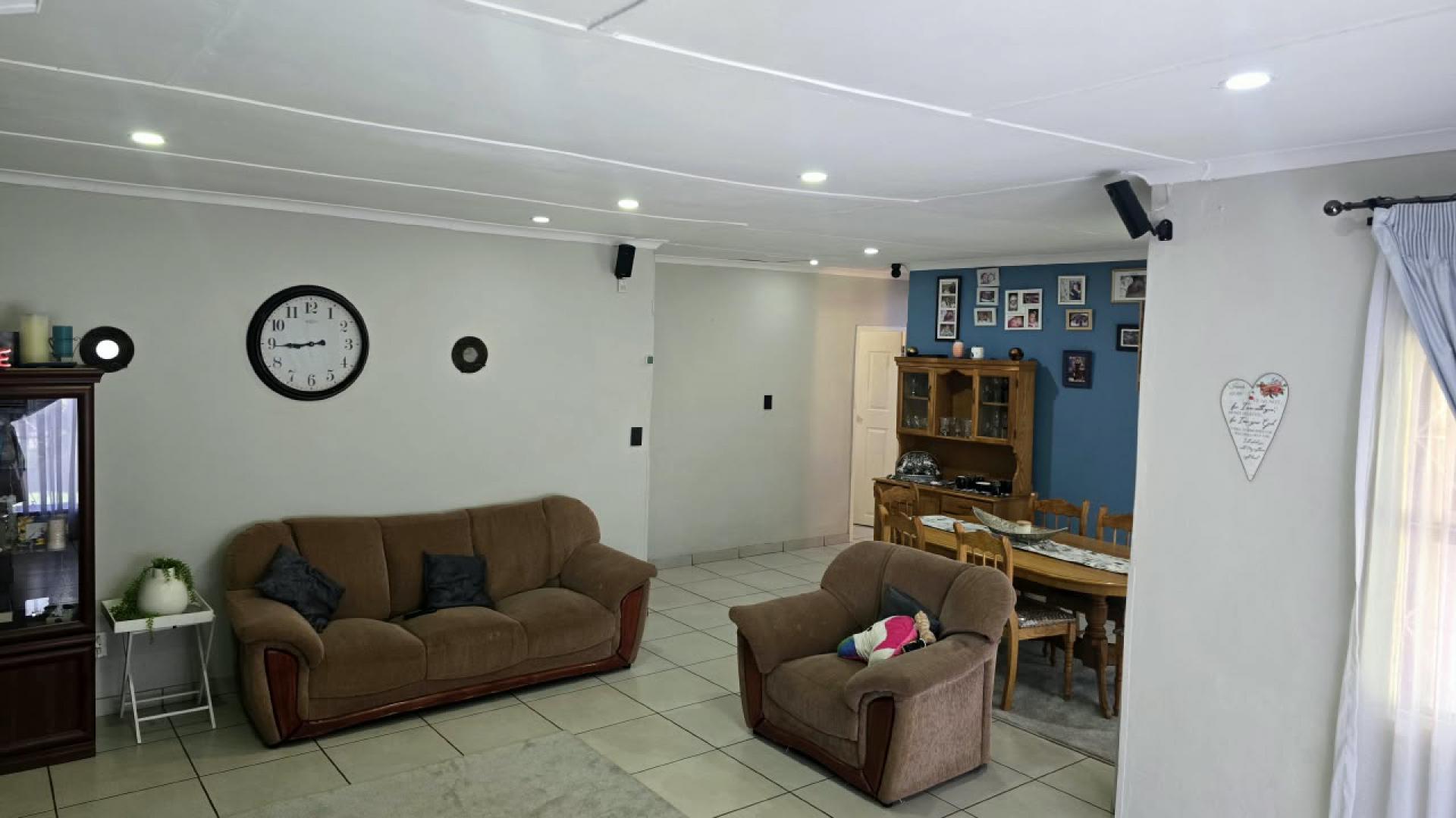  of property in Estera