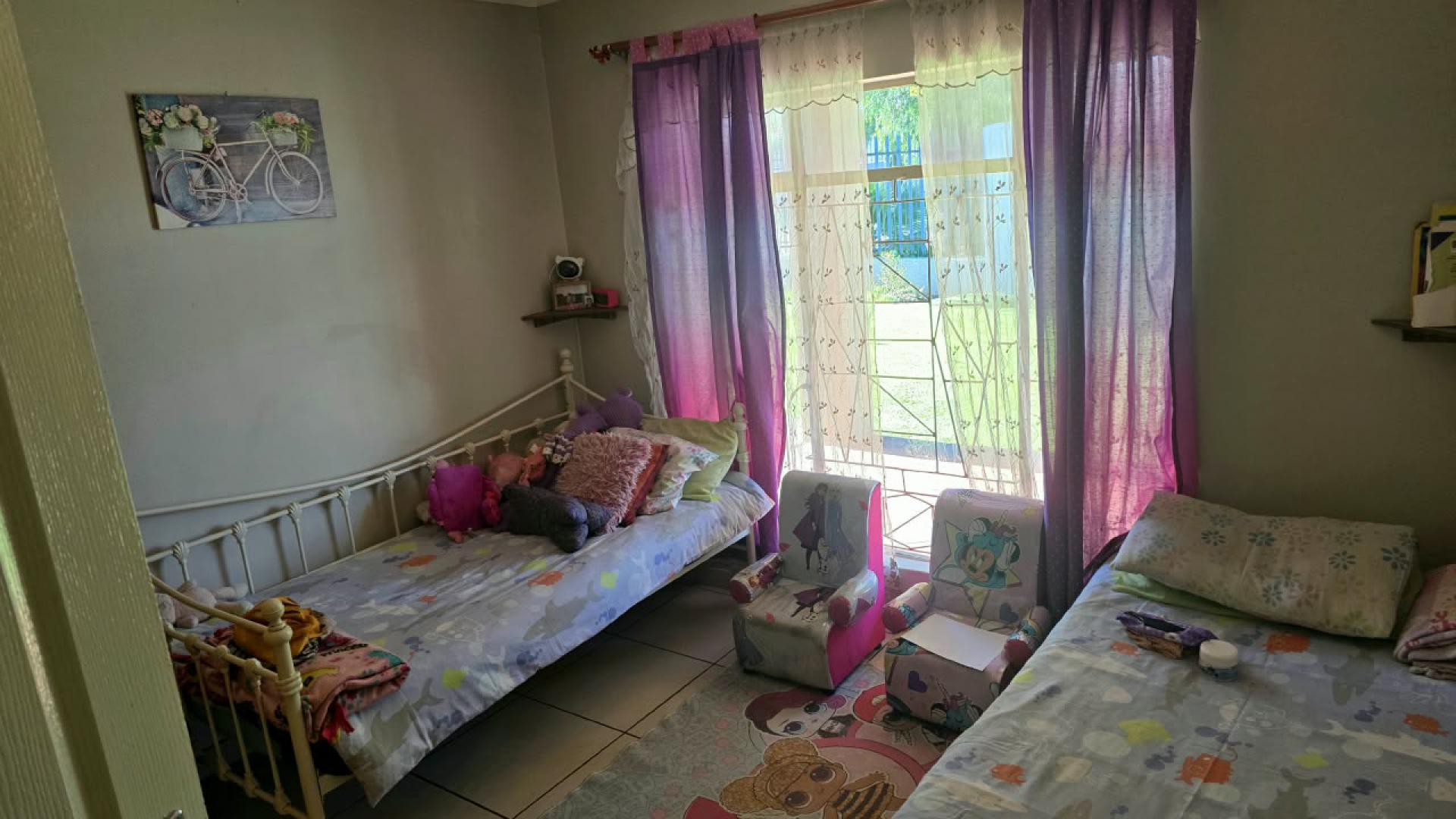  of property in Estera