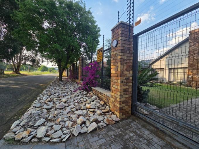 3 Bedroom House for Sale For Sale in Raceview - MR725905