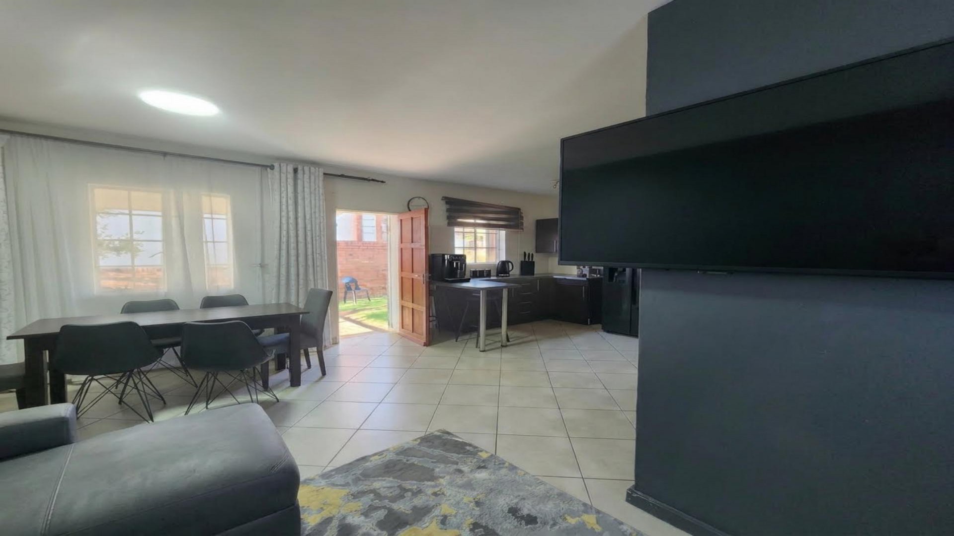 Dining Room of property in The Reeds