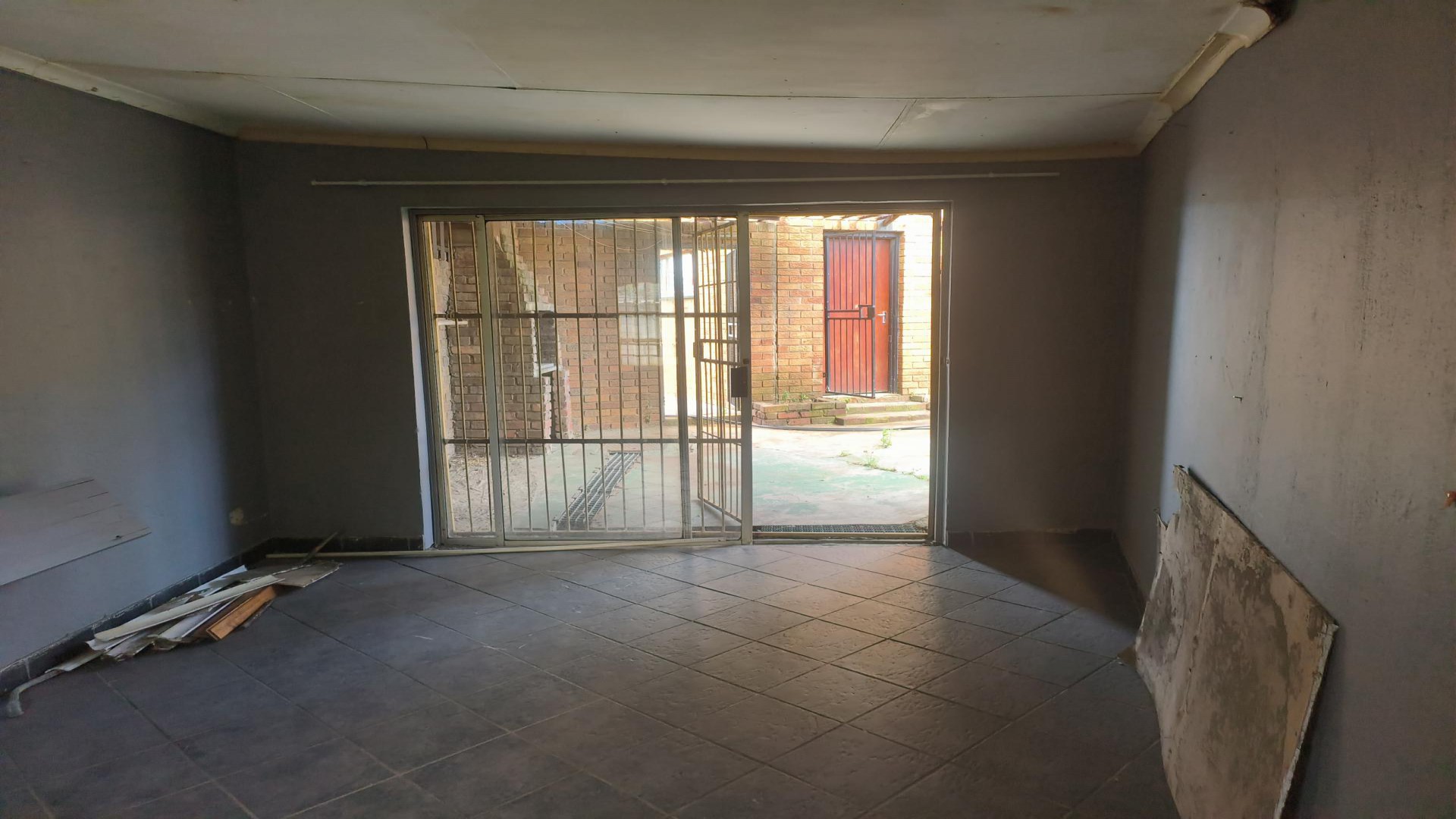 Spaces of property in Bethal