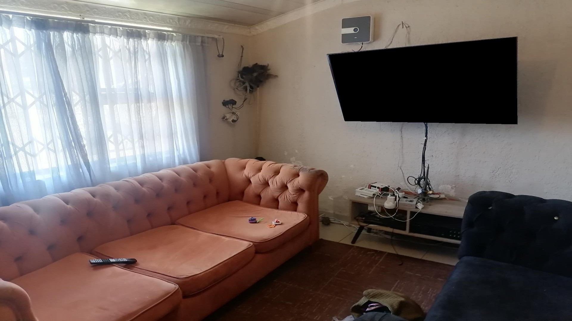 Lounges of property in Meadowlands