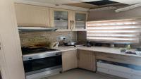Kitchen of property in Meadowlands