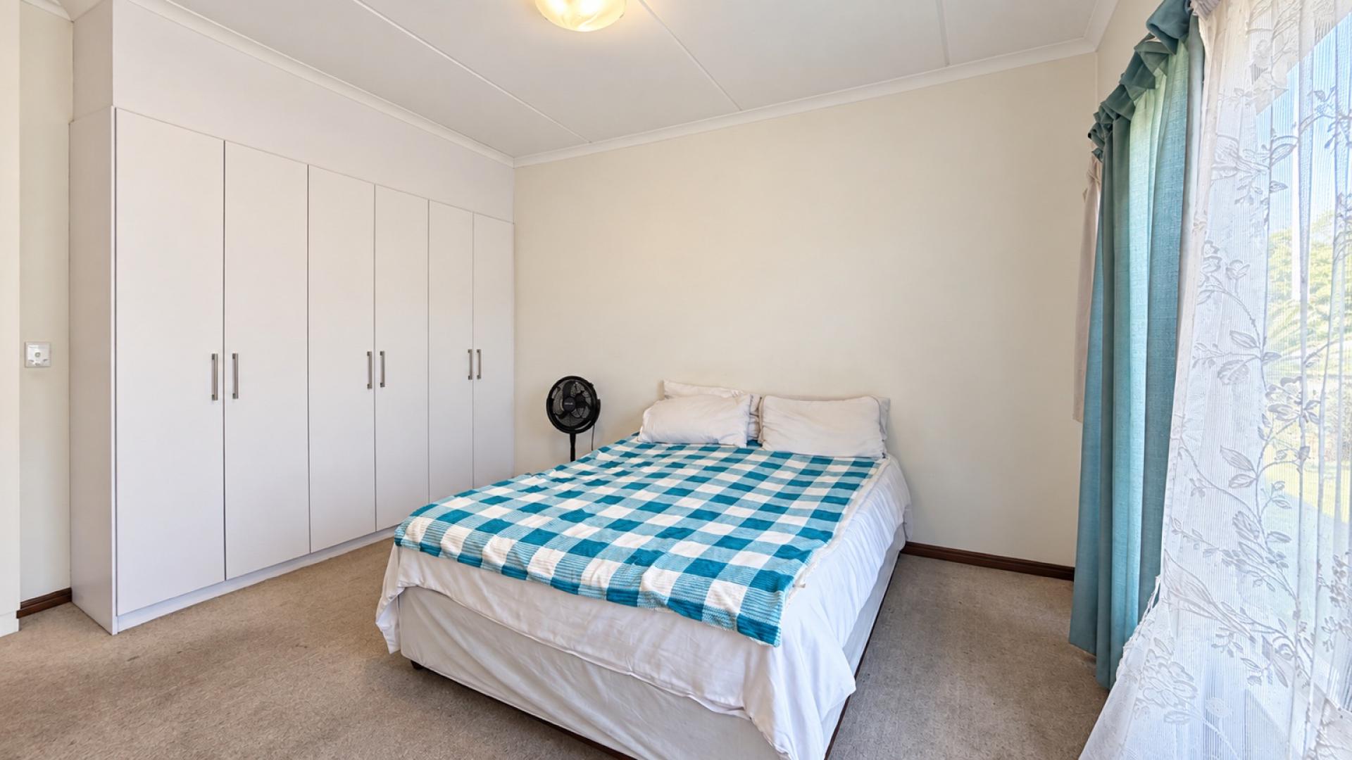 Bed Room 1 of property in Sandton