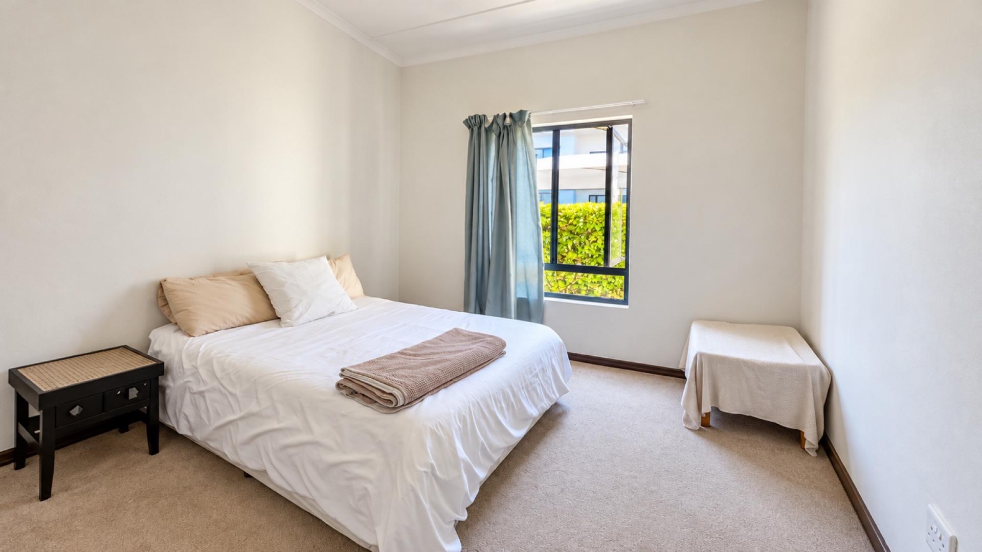 Bed Room 2 of property in Sandton