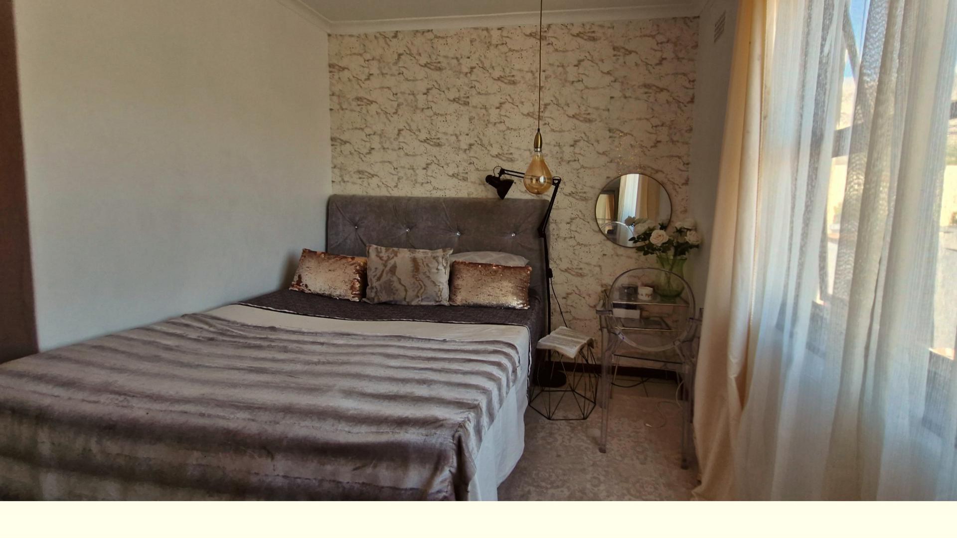 Bed Room 1 of property in Kirstenhof