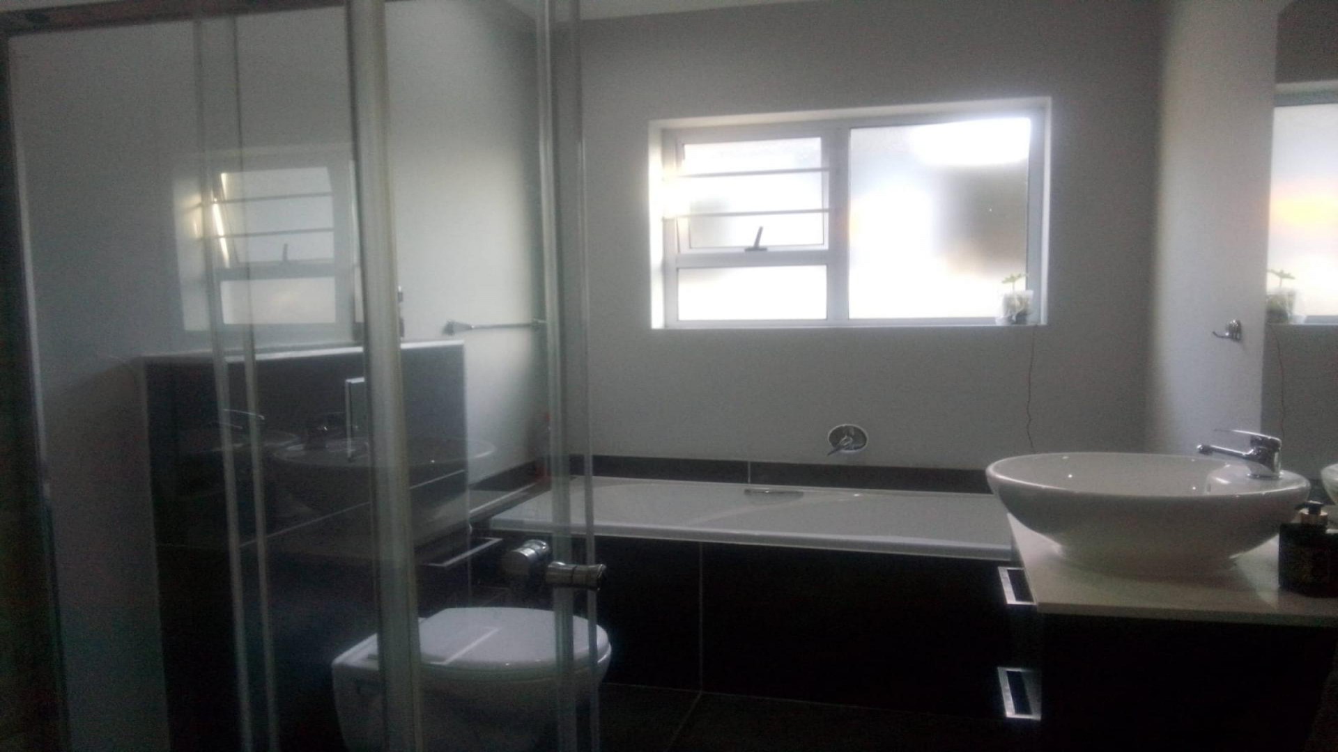 Bathroom 1 of property in Parsons Vlei