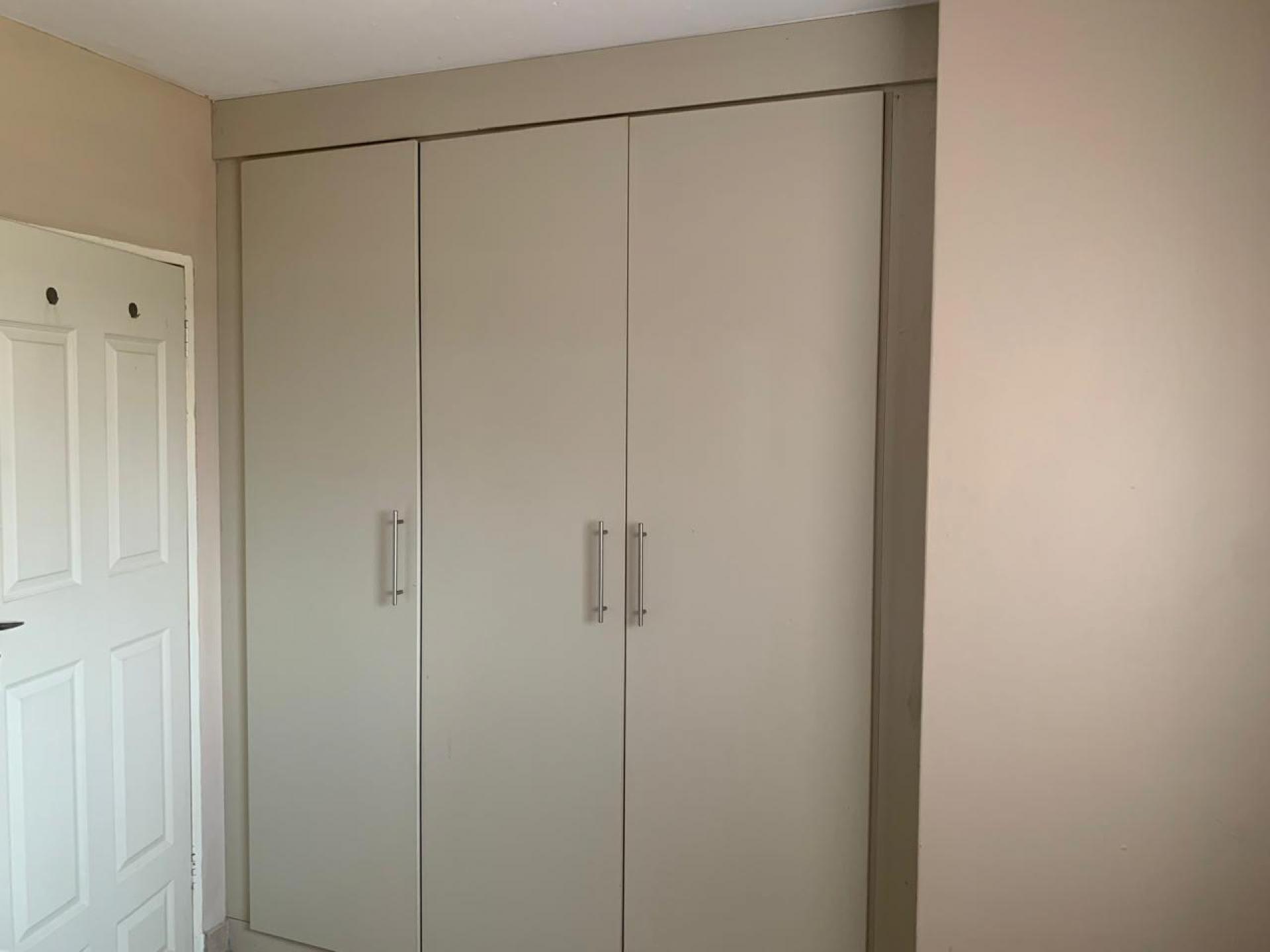 of property in Annlin West